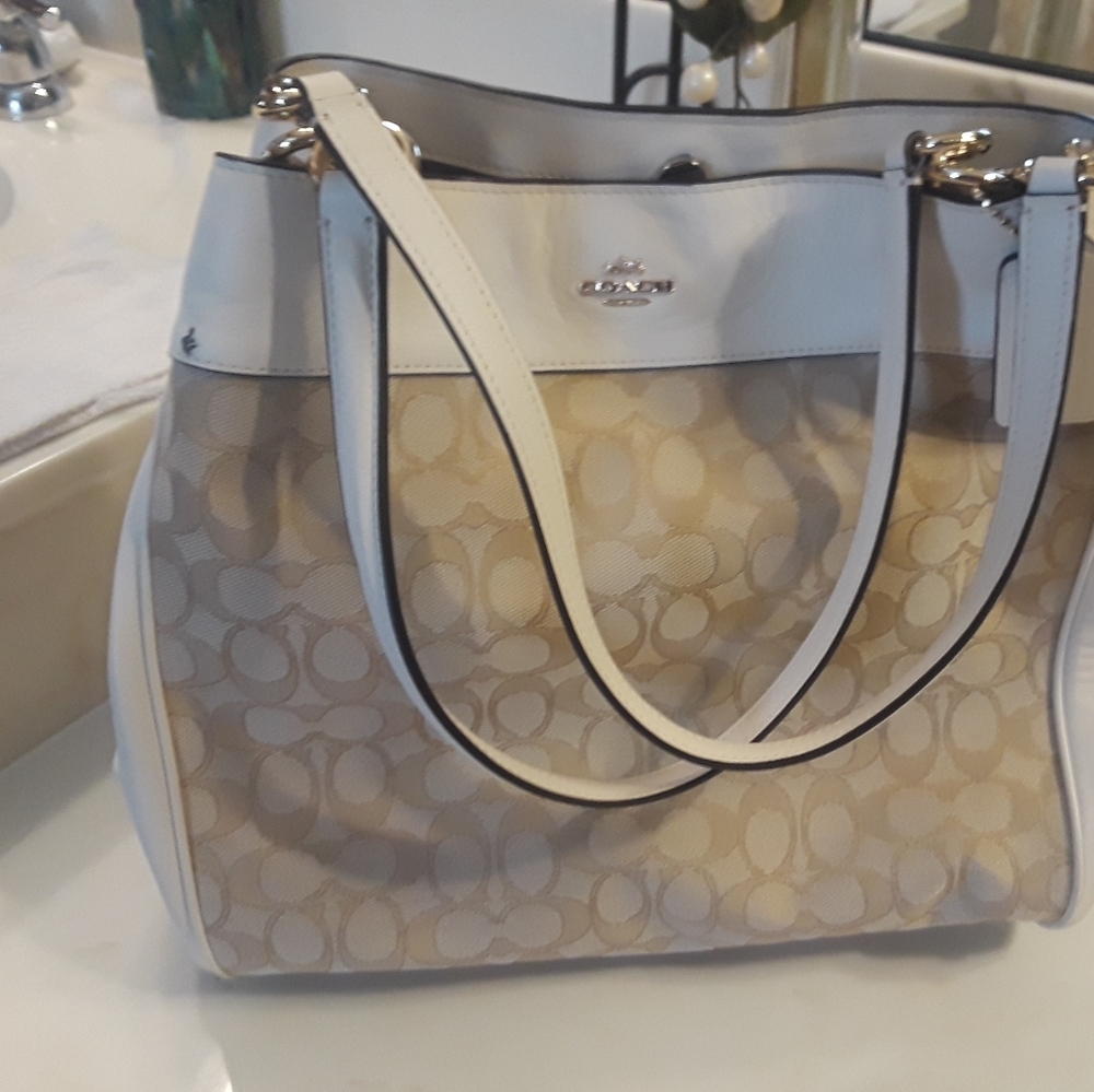 Coach  signature Purse